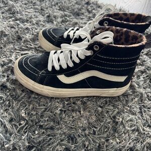 Vans Sk8-Hi MTE Leopard Lined Winter Sneakers – Women’s 7